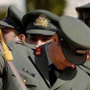 ΑΠΙΣΤΕΥΤΗ ΣΥΣΤΑΣΗ ΤΟΥ ΠΑΝΤΕΙΟΥ ΠΡΟΣ ΤΟΥΣ ΕΛΛΗΝΕΣ ΑΞΙΩΜΑΤΙΚΟΥΣ… Μη φοράτε στρατιωτική στολή, γιατί θα φάτε&nbsp;ξύλο!