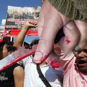 Αποκάλυψη: Μαχαίρωσε τον σύζυγο και βίασε την γυναίκα&nbsp;του