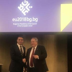 Επαφές Κοτζιά -Ντιμιτρόφ εν αναμονή της ελληνικής πρότασης στο&nbsp;Σκοπιανό