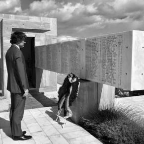 Γερμανός πρέσβης: Συγκλονισμένος από την επίσκεψη στο μαρτυρικό&nbsp;Δίστομο