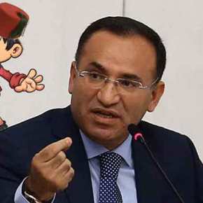 Ο Μποζντάγ επιμένει ότι κατέβασαν την ελληνική σημαία από&nbsp;βραχονησίδα