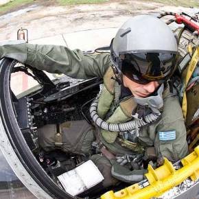 “Αίμα,Ιδρώτας και Κηροζίνη”! Ο Λουκάς Δημάκας γράφει για τους μαχητές του&nbsp;Αιγαίου