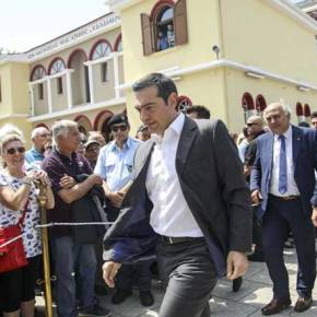 Άγρια «γιούχα» σε Τσίπρα στη Θεσσαλονίκη: «Είσαι ψεύτης, μου έκοψες την σύνταξη» – Δείτε&nbsp;βίντεο