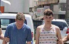 ΠΗΓΑΝ ΝΑ ΚΑΤΕΒΑΣΟΥΝ ΤΗΝ ΤΟΥΡΚΙΚΗ ΣΗΜΑΙΑ ΣΤΗΝ… ΚΑΤΕΧΟΜΕΝΗ&nbsp;ΛΕΥΚΩΣΙΑ!!!