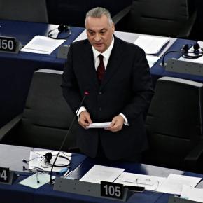 Ο Μ. Κεφαλογιάννης θα επισκεφθεί τους 2 Έλληνες&nbsp;στρατιωτικούς