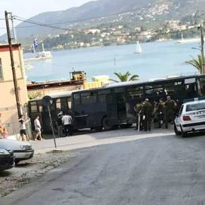 Υπό αστυνομικό κλοιό στη Λέσβο ο Αλ. Τσίπρας – Καθολική η συμμετοχή στην απεργία&nbsp;(φωτογραφίες)