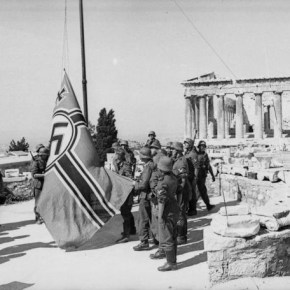 30 Μαίου 1941: Όταν ο Σάντας και ο Γλέζος κατέβασαν τη ναζιστική σημαία από την&nbsp;Ακρόπολη