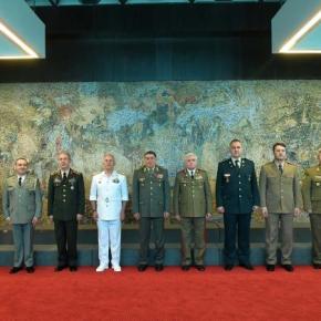 ΑΓΕΕΘΑ: Πρόσωπο με πρόσωπο ξανά Ναύαρχος Αποστολάκης – Στρατηγός&nbsp;Ακάρ