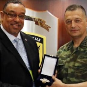 Όλο το παρασκήνιο της συνάντησης του Αρχηγού ΓΕΣ με τον Director US Army Aviation and Missile Life Cycle Command (AMCOM) Security Assistance Management Directorate&nbsp;(SAMD)