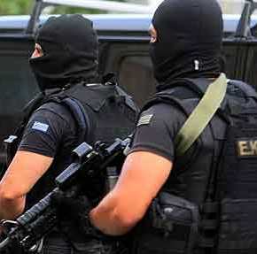 Συναγερμός στην Αντιτρομοκρατική! Βρέθηκε οπλοστάσιο σε διαμέρισμα Αλβανού που συνδέεται με το σχέδιο&nbsp;«Γοργοπόταμος»