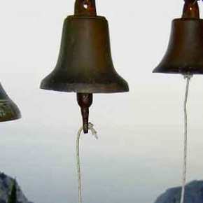 Πένθιμα κτυπούσαν οι καμπάνες στους Ψαράδες Πρεσπών όταν Τσίπρας και Κοτζιάς υπέγραφαν την εκχώρηση της&nbsp;Μακεδονίας