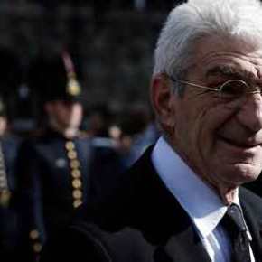 Εξαγριωμένο πλήθος κατά Γ.Μπουτάρη: Χιλιάδες διαδηλωτές κάτω από το σπίτι&nbsp;του