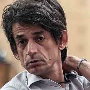 Τους φοβίζει το πατριωτικό «τσουνάμι»: Απίστευτο παραλήρημα&nbsp;Καρανίκα