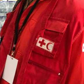 ΤΗΝ ΗΜΙΣΕΛΗΝΟ ΠΡΟΣΕΘΕΣΕ ΣΤΟ ΣΗΜΑ ΤΟΥ Ο ΕΡΥΘΡΟΣ ΣΤΑΥΡΟΣ, ΓΙΑ ΝΑ ΜΗΝ… ΘΙΓΟΝΤΑΙ ΤΑ&nbsp;«ΠΡΟΣΦΥΓΑΚΙΑ»!