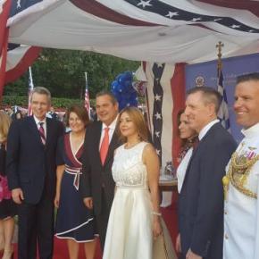 Η πολιτική και στρατιωτική ηγεσία στην δεξίωση εορτασμού της Ημέρας Ανεξαρτησίας των ΗΠΑ –&nbsp;ΦΩΤΟ