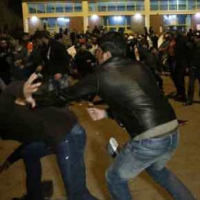 Επικίνδυνη εξέλιξη: Όχλος μουσουλμάνων επιτέθηκε σε χριστιανούς μέσα στο hot spot στο&nbsp;Κουτσόχερο