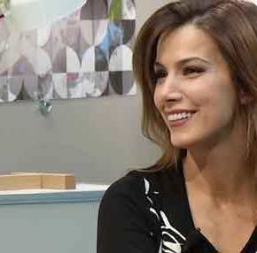 Μίσος απο Αλβανία για Ελλάδα: Μαζικές ύβρεις κατά πρώην «Μις Αλβανία» γιατί έγραψε «Προσεύχομαι για την&nbsp;Ελλάδα»