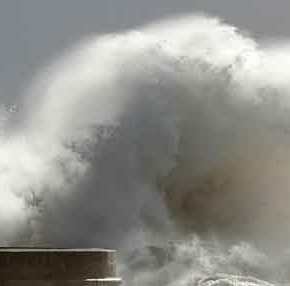 «Ξενοφών»: Άνεμοι 10 μποφόρ «σφυροκοπούν» την χώρα – Που έχει απαγορευτικό απόπλου και κλειστά&nbsp;σχολεία