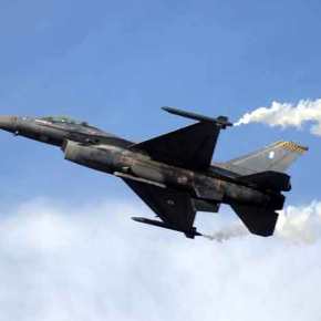 Ανέβηκαν τα G στον αθηναϊκό ουρανό – «Κόβουν την ανάσα» οι άσσοι της Πολεμικής Αεροπορίας (εικόνες,&nbsp;βίντεο)