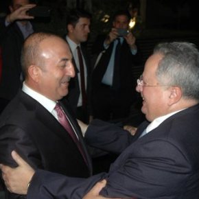 Συνάντηση Κοτζιά με Τσαβούσογλου στην Σμύρνη μετά την αποφυλάκιση των&nbsp;δύο