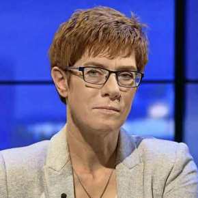 ΕΝΤΟΝΑ ΦΙΛΟΤΟΥΡΚΗ Η ΠΙΘΑΝΟΤΕΡΗ ΔΙΑΔΟΧΟΣ ΚΑΙ ΑΓΑΠΗΜΕΝΗ ΤΗΣ&nbsp;ΜΕΡΚΕΛ