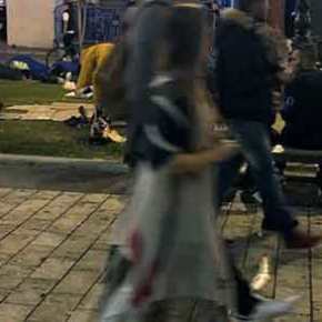 Ισλαμαμπάντ η Θεσσαλονίκη – Παράνομοι μετανάστες στρώνουν και κοιμούνται στην πλατεία Αριστοτέλους&nbsp;(φωτό-βίντεο)