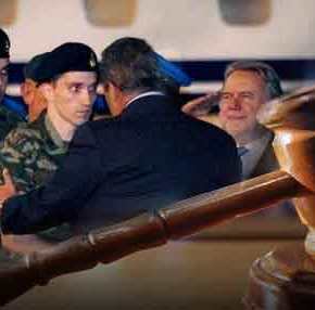 Από το άγημα τιμών στις «καμπάνες» της ΕΔΕ οι Α.Μητρετώδης & Δ.Κούκλατζης για «σοβαρά παραπτώματα και παραλείψεις»&nbsp;(upd)