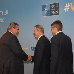 Στο NATO η πρώτη συνάντηση Καμμένου και Ακάρ μετά την απελευθέρωση των 2 Ελλήνων&nbsp;Στρατιωτικών