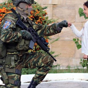 Η φωτογραφία του ΓΕΣ που “έσκισε” «Ένας λόγος να εκπαιδευτείς&nbsp;σκληρά»