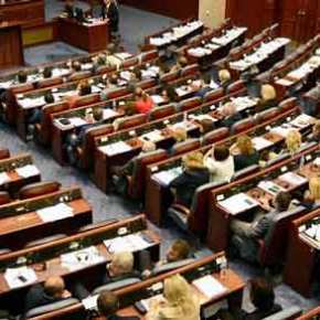 Σκόπια: Απειλούν, εξαγοράζουν αλλά ψήφους δεν βρίσκουν – Σε αδιέξοδο ο Ζ.Ζάεφ – Zωντανή&nbsp;μετάδοση