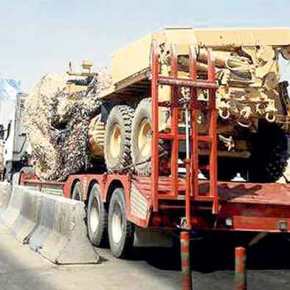 ΕΚΑΤΟΝΤΑΔΕΣ TIR ΜΕ ΠΟΛΕΜΟΦΟΔΙΑ ΠΑΡΕΔΩΣΑΝ ΟΙ ΑΜΕΡΙΚΑΝΟΙ ΣΤΟΥΣ ΚΟΥΡΔΟΥΣ ΑΠΕΝΑΝΤΙ ΑΠΟ ΤΙΣ ΤΟΥΡΚΙΚΕΣ&nbsp;ΔΥΝΑΜΕΙΣ