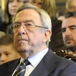 Στην κηδεία του πρίγκιπα της Δανίας ο τέως βασιλιάς Κωνσταντίνος συνοδευόμενος από την σύζυγό του και τον γιο του&nbsp;(φωτό)