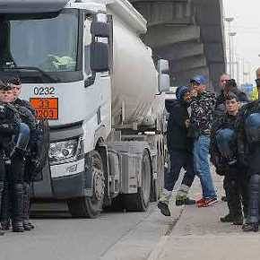 Κίτρινα Γιλέκα: Νεκρή πόλη το Παρίσι, κλειστά μαγαζιά, μουσεία,&nbsp;μετρό