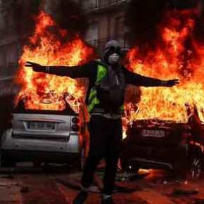 Βγήκε ο Στρατός στους δρόμους της Γαλλίας – «Καταρρέει» ο Ε.Μακρόν – Άγριες συγκρούσεις – Δείτε φωτό,&nbsp;βίντεο