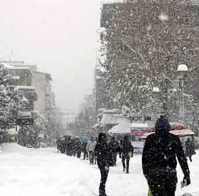 Έκτακτο δελτίο καιρού: «Βουτιά» 10 βαθμών στην θερμοκρασία από το βράδυ – Έρχονται χιονισμένα&nbsp;Χριστούγεννα