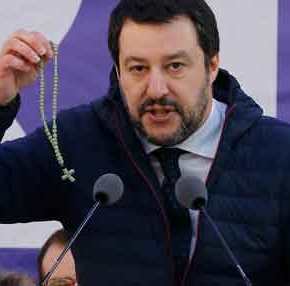 Ο Σαλβίνι πέταξε με τις «κλωτσιές» Αλβανό από την&nbsp;Ιταλία