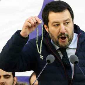 Συγκλονίζει ο Μ. Σαλβίνι: Ανέβασε εικόνα με τον Σταυρό & ευχήθηκε «καλά&nbsp;Χριστούγεννα»