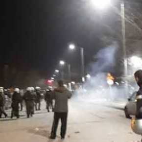 Μαζική επίθεση πολιτών κατά των κυβερνητικών δυνάμεων ασφαλείας και του ΠτΔ Π.Παυλόπουλου στη&nbsp;Θεσσαλονίκη