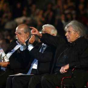 Μίκης Θεοδωράκης προς βουλευτές: «Μην προχωρήσετε σε αυτό το έγκλημα εις βάρος της&nbsp;Ελλάδας»