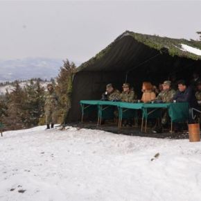 Σκόπια: Η υπουργός Άμυνας επιθεώρησε φυλάκια στα σύνορα με&nbsp;Ελλάδα