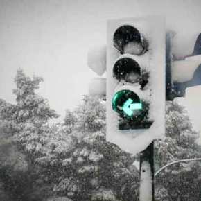 Καιρός: Προβλήματα και μοναδικές εικόνες στα&nbsp;χιόνια