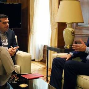 Ο Αλέξης με τη μάσκα του εξοχότατου ΓΑΠ: Υπουργοποίησε δύο υβριστές του και τη&nbsp;Σία!