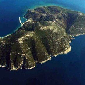 Νήσος Σάσων: Πώς παραχωρήθηκε στην Αλβανία με Νόμο. Μια νησίδα στρατηγικής σημασίας&nbsp;(1914)