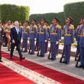 Ο Αποστολάκης υψώνει από την Αίγυπτο την ασπίδα των διμερών&nbsp;συνεργασιών