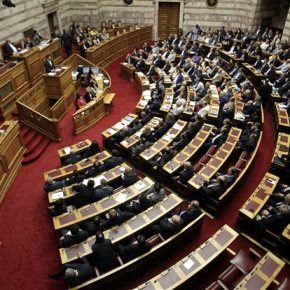 «Πέρασε» η συνταγματική αναθεώρηση: Πρόωρες εκλογές τέλος όταν υπάρχει αδυναμία εκλογής&nbsp;ΠτΔ