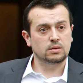 Σκληρό βίντεο: Με οργή για την εκχώρηση της Μακεδονίας στους Σκοπιανούς ξεσπούν κάτοικοι της Βέροιας κατά του&nbsp;Ν.Παππά