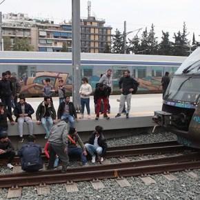 Μπλόκο μεταναστών στον Σταθμό&nbsp;Λαρίσης