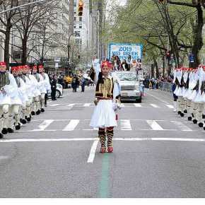 «Σείστηκε» η Νέα Υόρκη από τους εύζωνες της Προεδρικής Φρουράς&nbsp;[pics]