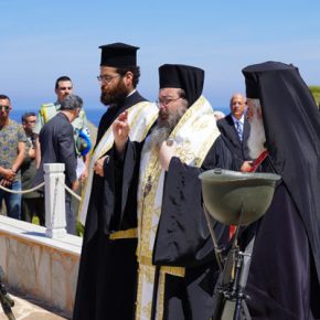 Τιμήθηκε το Ολοκαύτωμα της ν.Χίου το 1822…Συγκλονιστικός ο Δεσπότης Ψάλλει τον Εθνικό μας&nbsp;Ύμνο