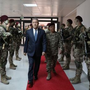 Χ. Ακάρ από την βάση των «Μπορντό Μπερελί»: «Δεν θα δεχτούμε τετελεσμένα σε&nbsp;Αιγαίο-Κύπρο»